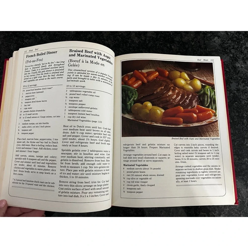 VTG Betty Crocker's International Cookbook Hardcover 1980 Recipes‎ Foods Cooking